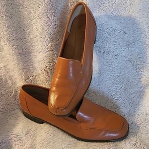 NATURALIZER leather flats, sz 5.5.  Tan.  Excellent condition!